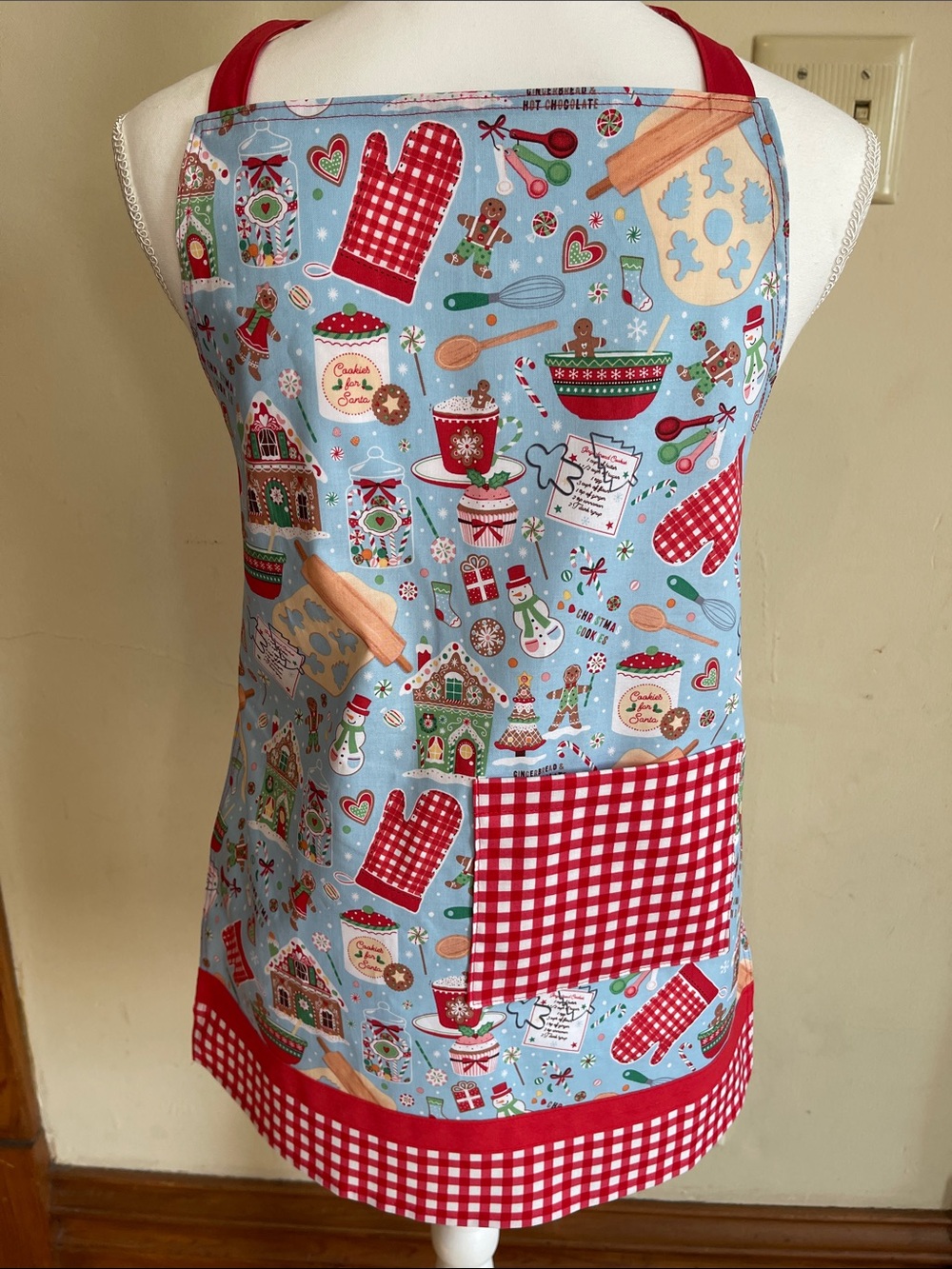 Kids Apron Fits Ages 6-12 Cotton Single Thickness Christmas Baking Bottom Border